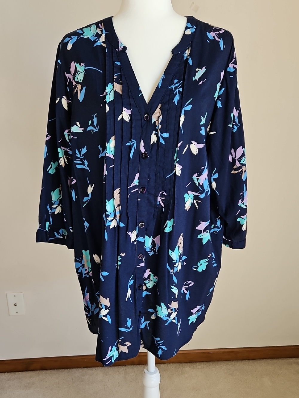 Catherines V Neck Pintucked Floral Button Blouse Navy 3/4 Sleeves Cottage 2X